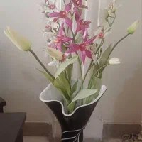 گلدان و گل مصنو