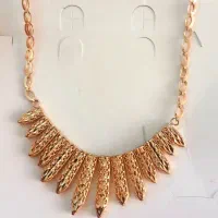 گردنبند|بدلیجات|کاشمر, |دیوار