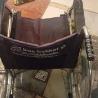 یک عدد ویلچر تاشو معمولی