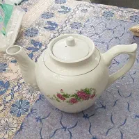 قوری گل سرخی