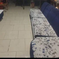 یک دست مبل و جلو مبلی