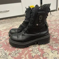 نیم بوت زیبا|کیف، کفش، کمربند|قم, سراجه (۱۵ خرداد)|دیوار