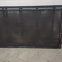 دو عدد استند به رنگ مشکی کوره ای.