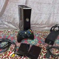 ایکس باکس 360تمامی لوازم و همراه با 320بازی