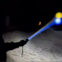 چراغ قوه شارژی نور سفید زرد زومدار smallsun A58