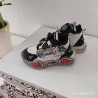 کفش بچگانه|کفش و لباس بچه|بروجرد, |دیوار