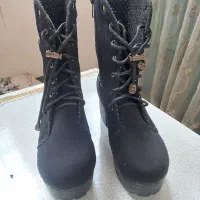 بوت بلند|کیف، کفش، کمربند|پیشوا, |دیوار