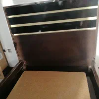 تخت یک و نیم نفره.|تخت و سرویس خواب|بومهن, |دیوار