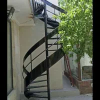 راهپله اهنی گرد