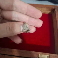 تعدعدی سکه و اشیای عتیقه