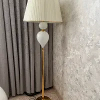 اباژور ایستاده