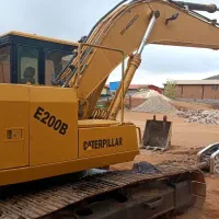 بیل مکانیکی کاترپیلار E200B