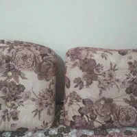 تعدادی بالش ویک جفت پشتی|رختخواب، بالش، پتو|قم, باجک دو|دیوار