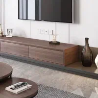 خانم جهت امور منزل