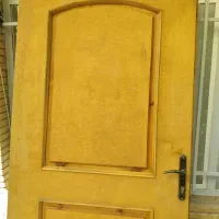 درب چوبی سیلر کیلر شده به همراه قفل سالم|مصالح و تجهیزات ساختمان|شاهینشهر, شهرک گلدیس|دیوار