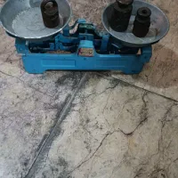 ترازوی قدیمی