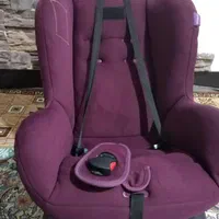 صندلی کودک داخل ماشین