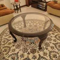میز گرد جلو مبلی