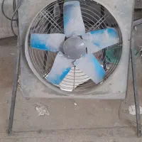 هواکش درحد نو با پایه فلزی ایستاده