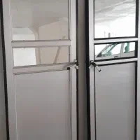 دوعدرب آلومینیوم دوطرف اینه درحدنوبدون چهارچوب