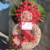 انواع پایه گل تاج و دسته گل ترحیم نمایشگاهی جامگل|گل و گیاه طبیعی|تهران, سعادتآباد|دیوار