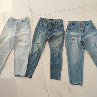 تعدادی لباس|لباس|گرگان, |دیوار