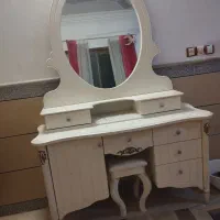 میز ارایشو اینه