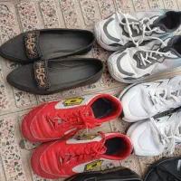 کفش|کیف، کفش، کمربند|خوی, |دیوار