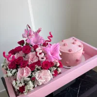 باکس گل و کیک تولد