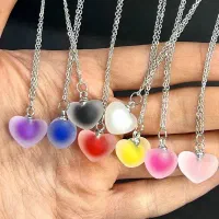 گردنبند قلب یخی شب تاب.با قیمت 23 تومان نیس درجهان