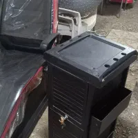 صندلی آرایشگاه و تاتو نو و تمییز با میزکوچک تاتو|آرایشگاه و سالن‌های زیبایی|مرند, |دیوار