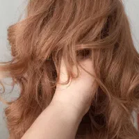گلاه گیس خارجی با موی نرم و کرلی شده