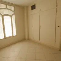 اجاره آپارتمان۴۹متری طبقه همکف نزدیک مترو|اجارهٔ آپارتمان|تهران, عباسی|دیوار