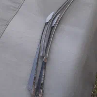 یک جفت برف پاک کن ژله ای همراه با پایه پراید