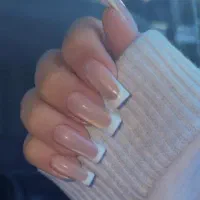 خدمات ترمیم کاشت پودر و ژل و لمینیت ناخن