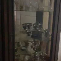 بوفه ویترین دار چوب گردو در حد نو