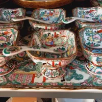 سرویس قدیمی گل مرغی