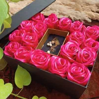 رز جاودان|گل مصنوعی|شیراز, شهرک بهشتی|دیوار