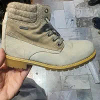 بود