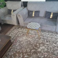 مبل طوسی همراه باجلو مبلی بزرگ ودوتامیز کوچک|مبلمان خانگی و میز عسلی|شاهین‌شهر, شهرک گلدیس|دیوار