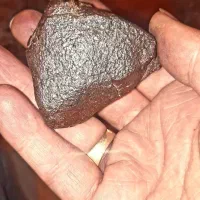 تعداد‌شهاب‌سنگ‌به‌فروش‌میرسه‌