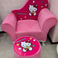 مبل راحتی و میز کودک