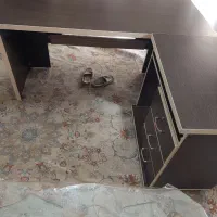 میز تحریر و کامپیوتر