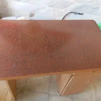 میز کامپیوتر تمیز و سالم