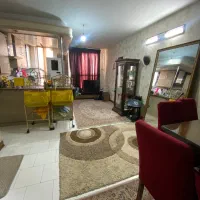 ۵۰متر/خطی رو به آفتاب/سالن پرده خور/کم واحد