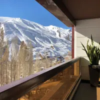 ۲۲۰ متر رویایی در دل کوه _ برج باغ خاص نیاوران