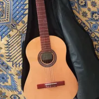 گیتار کلاسیک رنگ خاص مخصوص مبتدی و پیشرفته