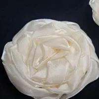تعدادی گل دست ساز حریر شیشه ای زیر قیمت|گل مصنوعی|قم, باجک دو|دیوار