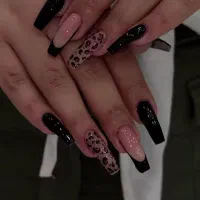 تخفیف کاشت ناخن