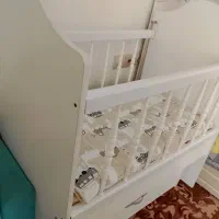 تخت گهواره ای نوزاد تمیز و در حد نو|تخت و صندلی بچه|تهران, شهرک شریفی|دیوار